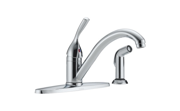 Delta Single Handle Kitchen Faucet w/Sprayer